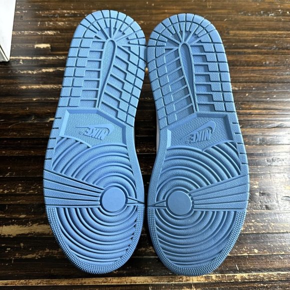 WOMANS AIR JORDAN 1 MID WHITE/BLACK-UNIVERSITY BLUE (W) SIZE 12 Bq6472-102 - Picture 6 of 7